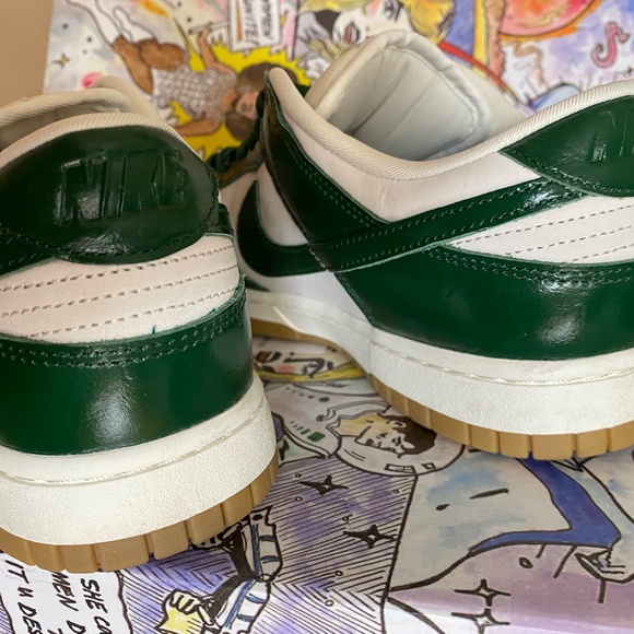 Nike Forest green patent low top dunks size 9.5 - Picture 2 of 5